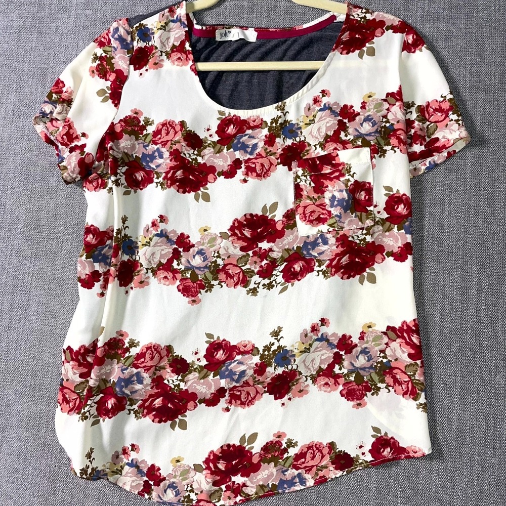 Jolt Blouse Top Women's Large White Red Floral‎ Patch Pocket Classic Round Neck